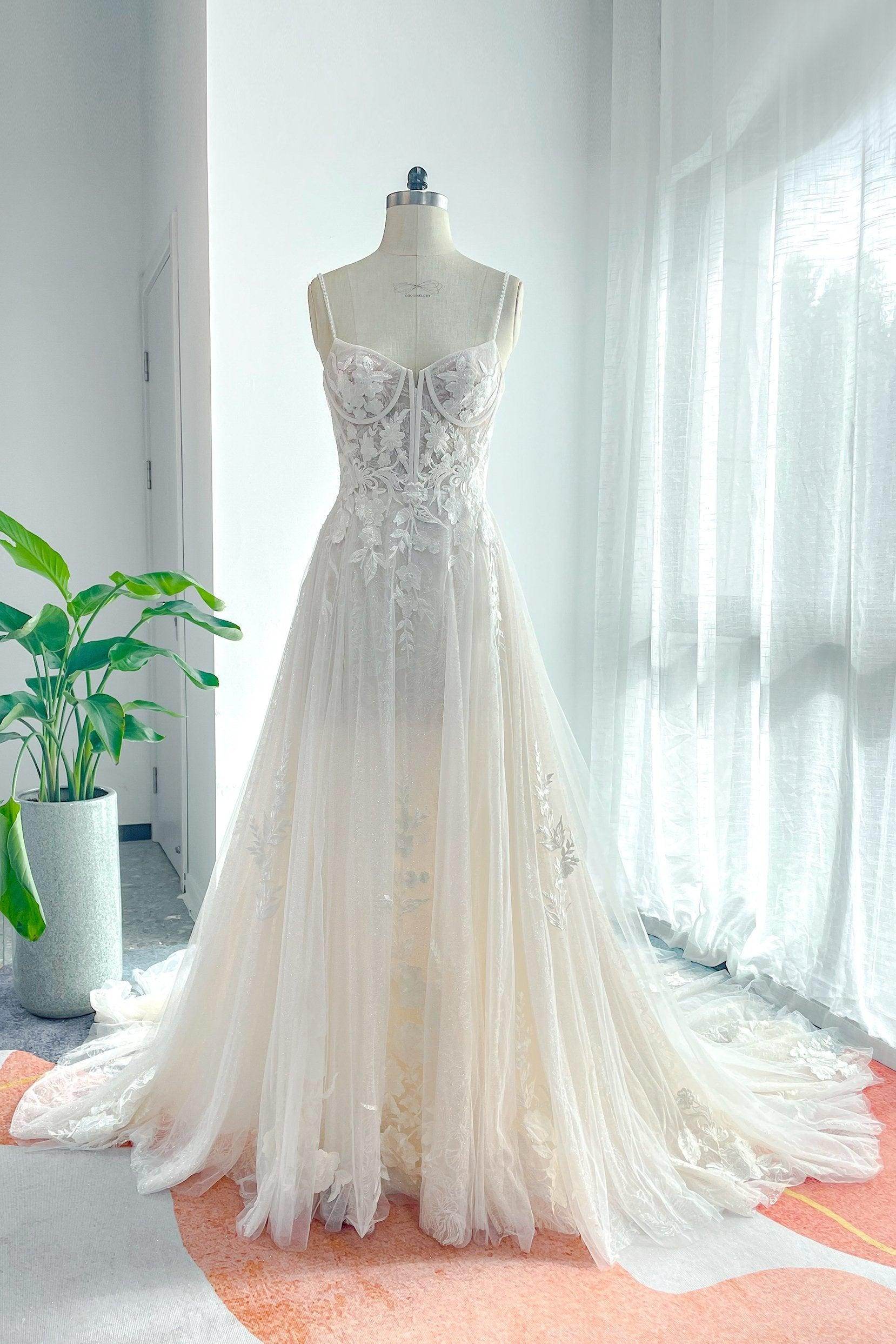 A-Line Court Train Lace Tulle Wedding Dress CW3140 - COCOMELODY